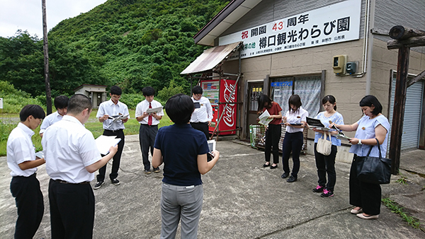 「まちづくりに関する現地プレゼンテーション」同行の様子