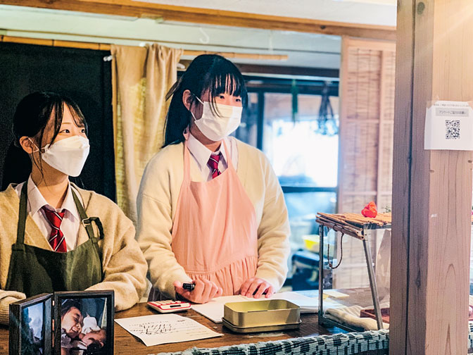 高校生一日限定カフェの様子1