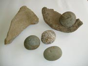 磨石・石皿（すりいし・いしざら）の画像