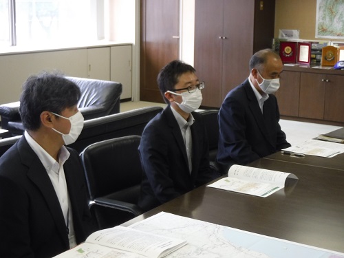 橋本裕樹山形河川国道事務所長他幹部職員の写真