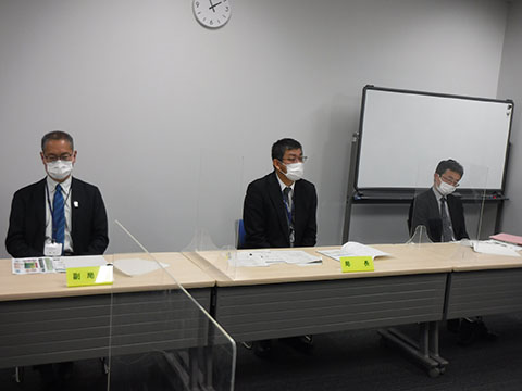 稲田雅裕東北地方整備局長他幹部職員の写真