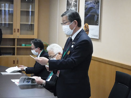 北陸地方整備局での要望活動状況　仁科洋一小国町長の写真
