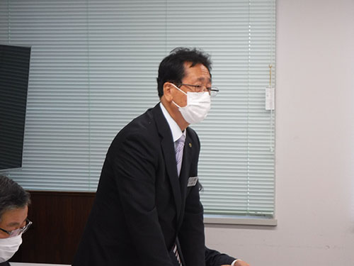 羽越河川国道事務所での要望活動状況　加藤　弘関川村長の写真
