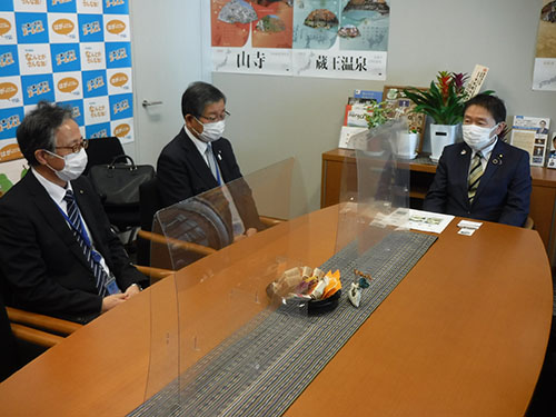 芳賀道也参議院議員（山形県選挙区、無所属）との懇談状況の写真