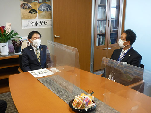 芳賀道也参議院議員（山形県選挙区、無所属）との懇談状況の写真