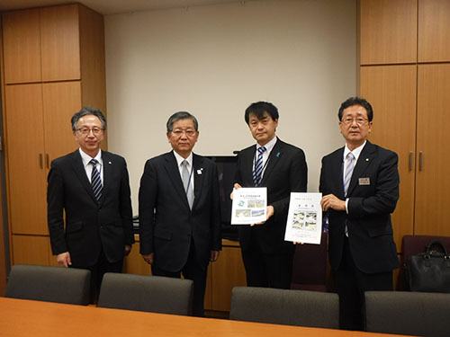 斎藤洋明衆議院議員（新潟3区、自民）国会事務所への要望書提出状況の写真
