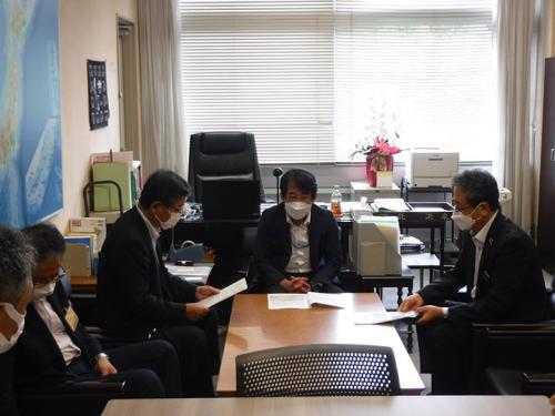 丹羽克彦 国土交通省道路局長との懇談状況の様子