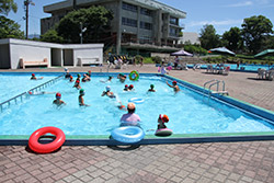 町民プールの写真